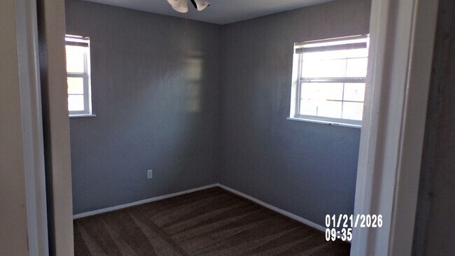 Building Photo - NICE HOME IN THE RIDGECREST AREA. PETS NEGOTIABLE WITH OWNERS APPROVAL