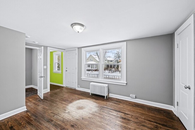 Building Photo - 233 Llewellyn Ave