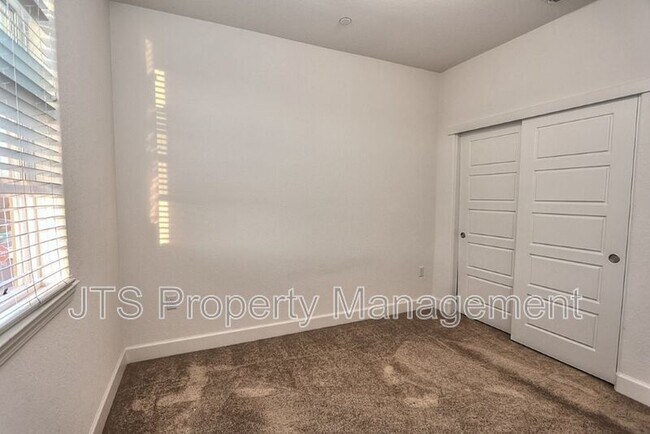 Building Photo - 3606 Nuestra Ave