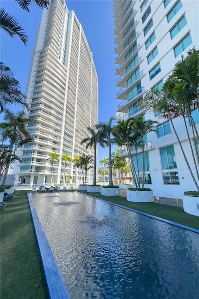 Building Photo - 92 SW 3rd St