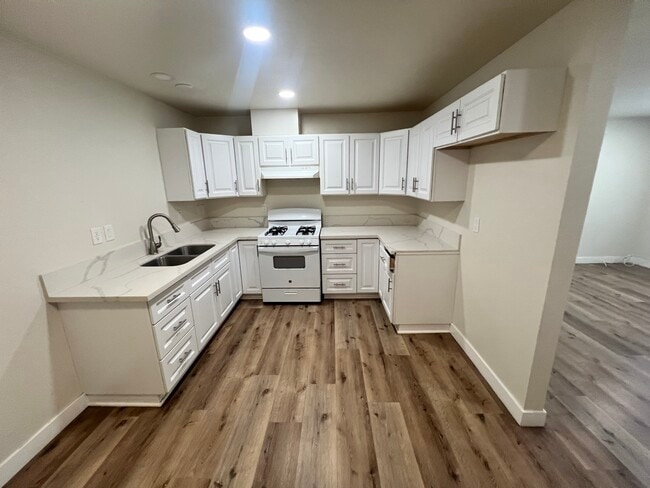 Primary Photo - 12045 Orange St