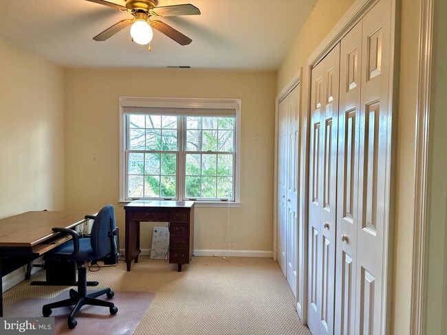 Building Photo - 102 Jl Thompson Dr