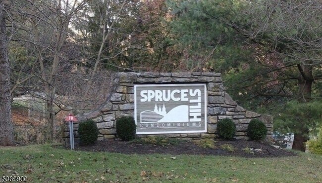 Primary Photo - 409 Spruce Hills Dr
