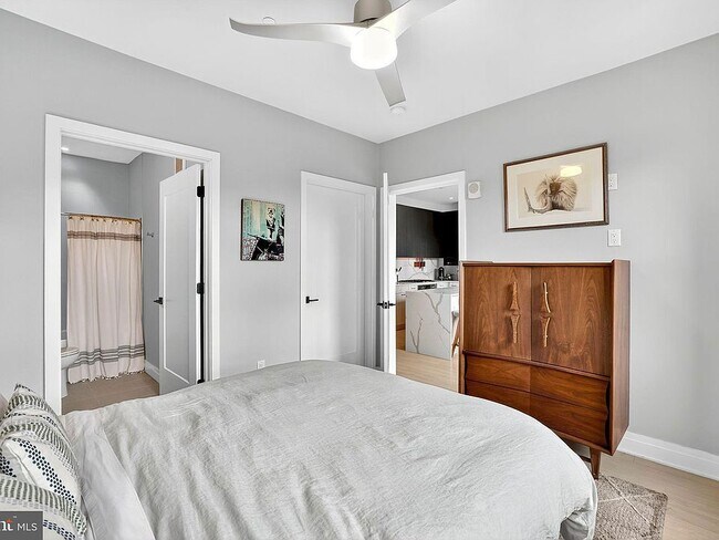 Building Photo - 900 11th St SE