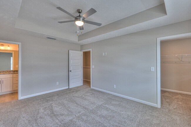 Building Photo - Newly Built 3 Bed 2.5 Bath Townhome in Tullahoma