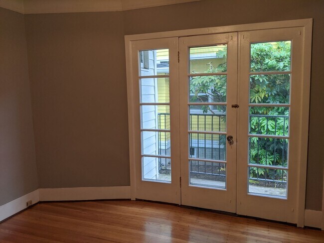 Building Photo - HALPC02