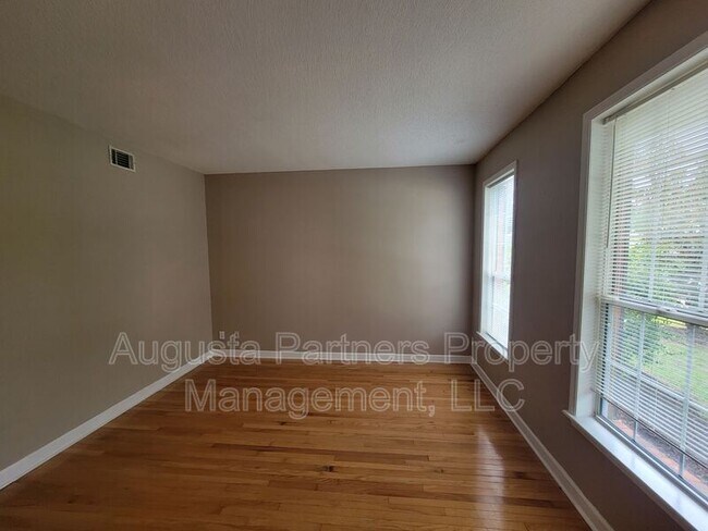 Building Photo - 1063 Waltons Pass