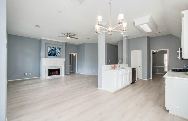 Building Photo - 6139 Rachels Ct