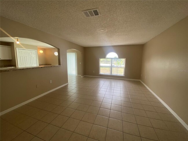 Building Photo - 30302 Double Dr