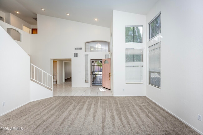 Building Photo - 3844 E Kings Ave