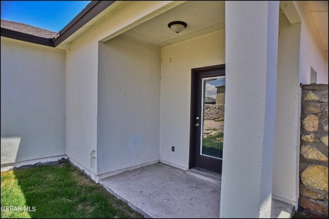 Building Photo - 452 Isaias Ave.