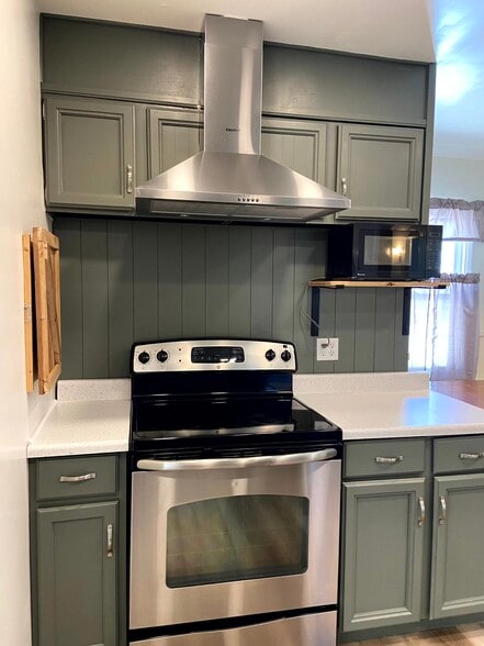 Kitchen - 3855 Nordin Ave