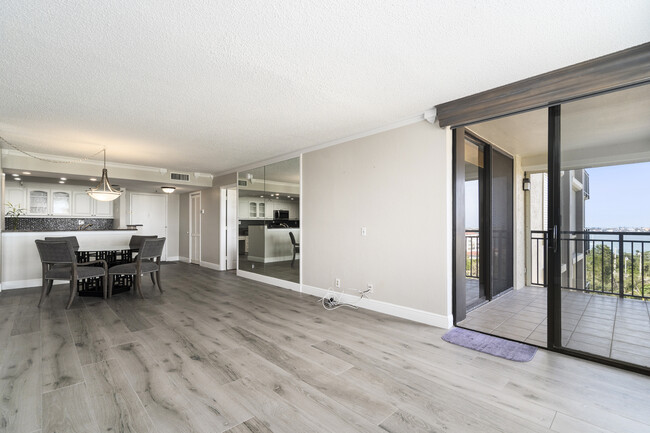 Building Photo - 6372 Palma Del Mar Blvd S
