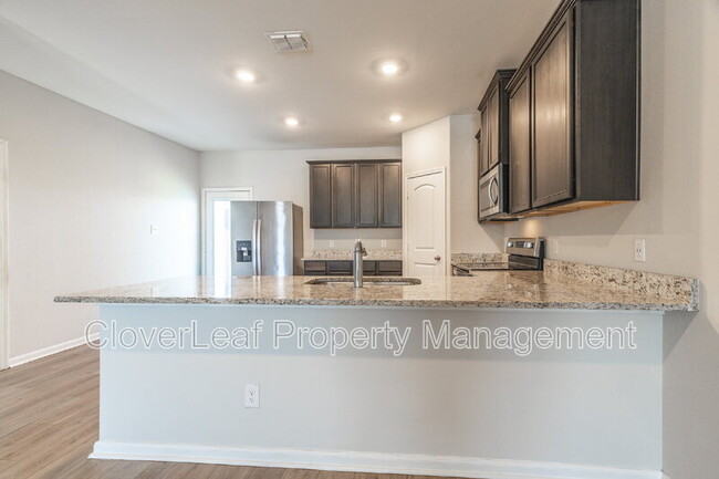 Building Photo - 9143 Bennett Frst
