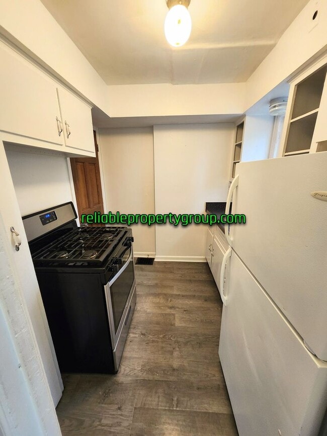 Building Photo - New Listing in Fort Wayne