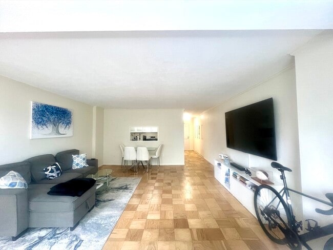 Building Photo - 6 Whittier Pl