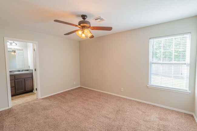 Building Photo - Lovely Broken Arrow Home! 3/2 with a great...
