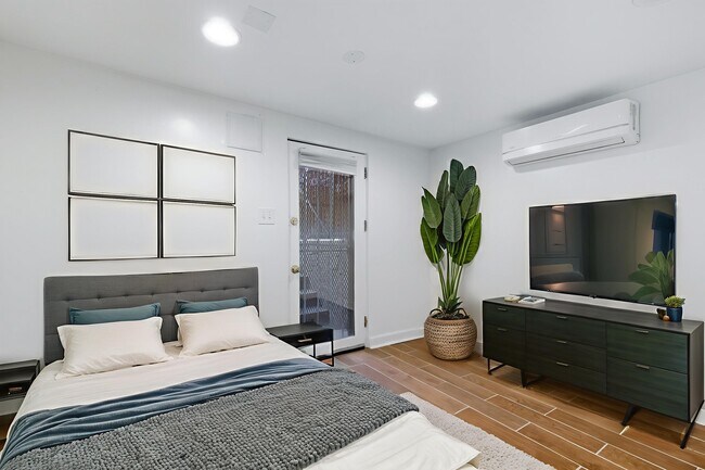 2nd bedroom w/ virtual staging - 2604 Mozart Pl NW