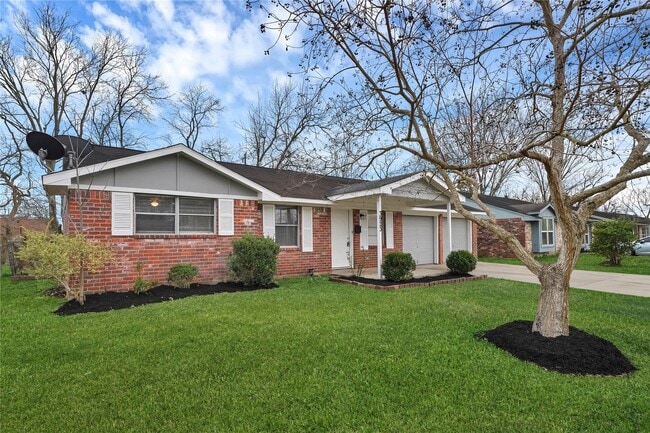 Building Photo - 3923 Heatherbloom Dr