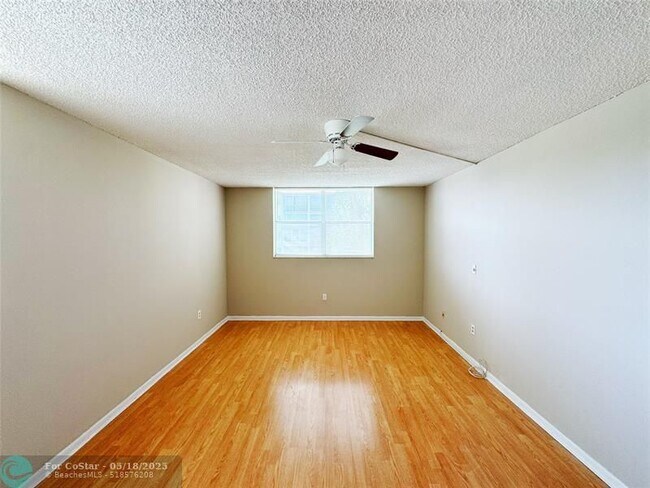 Building Photo - 1820 SW 81st Ave