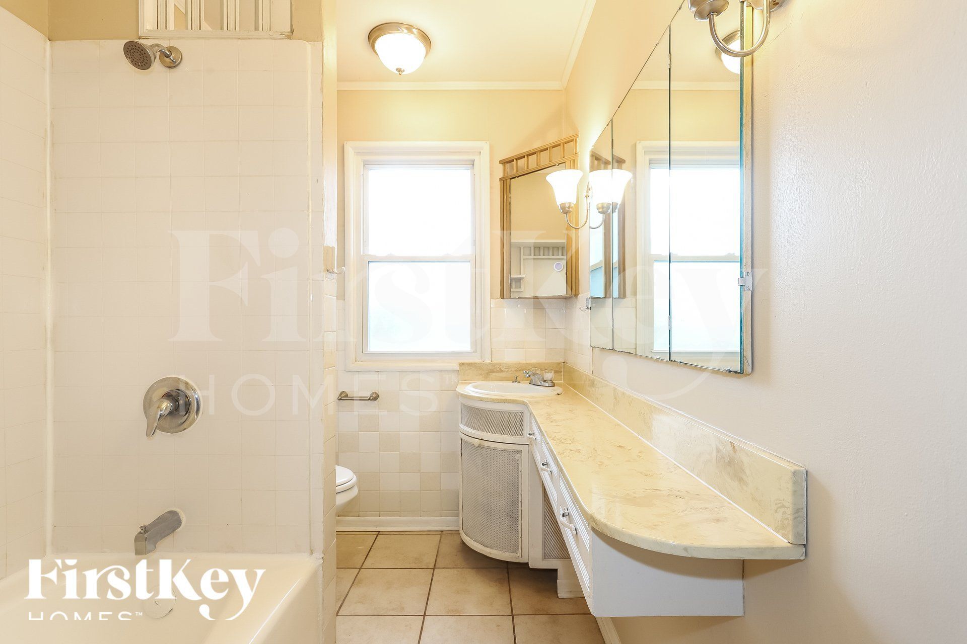 Building Photo - 374 Oswego St