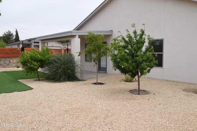 Building Photo - 355 Sol Ct