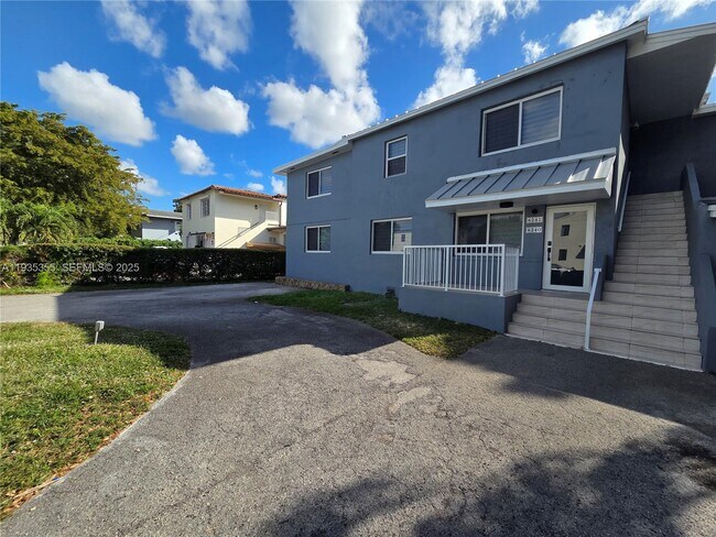 Building Photo - 6240 SW 21st St