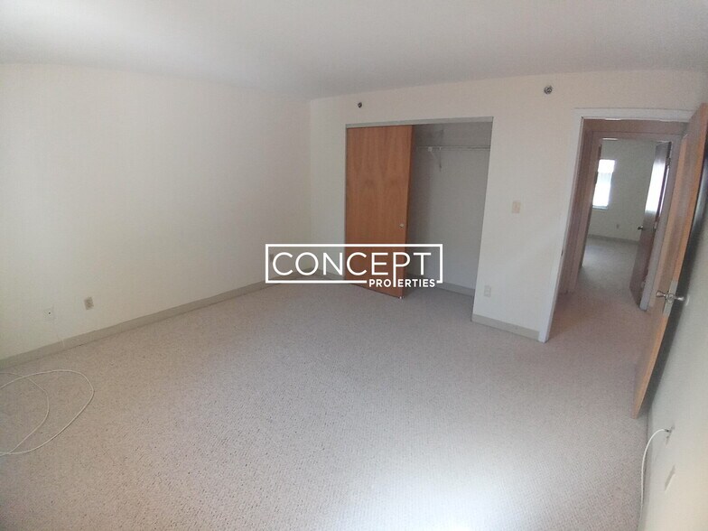 Building Photo - 146 N Beacon St