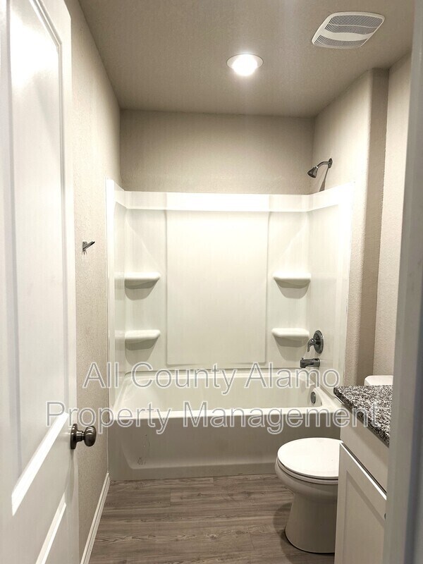 Building Photo - 10790 Giacconi Dr