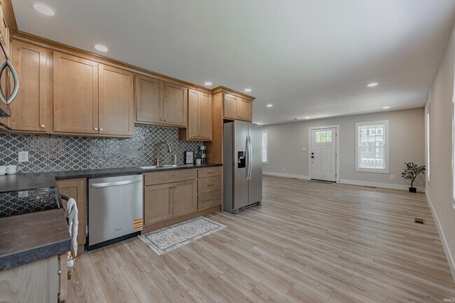 Building Photo - 2200 Vogel Rd