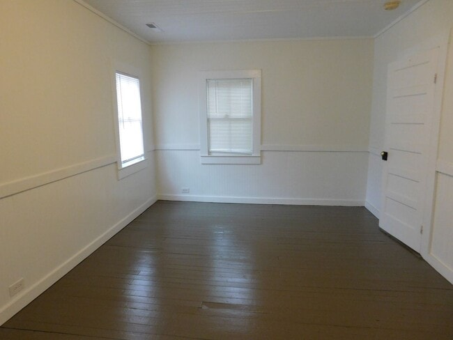 Building Photo - 611 Johnson St