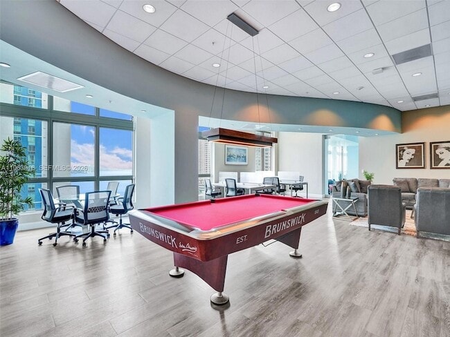 Building Photo - 300 S Biscayne Blvd