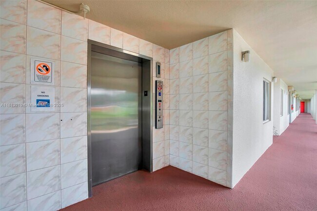Building Photo - 12651 SW 16th Ct