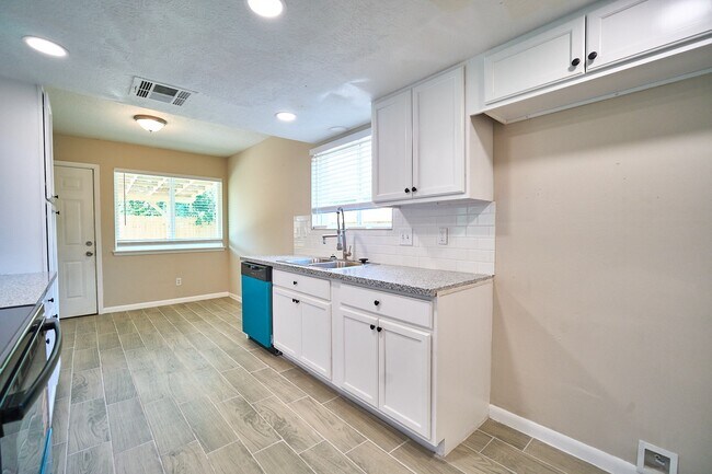 Building Photo - 7214 Westbranch Dr