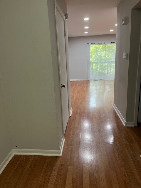 Building Photo - 8227 Kingsbrook Rd