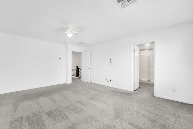 Building Photo - Modern Southwest Retreat with Flexible Living Spaces!