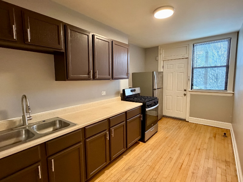 Building Photo - 6501 S Maplewood Ave