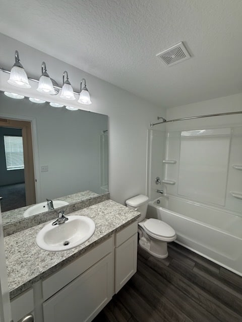 Building Photo - 3BR 2.5BA Townhome w/ Attached Garage • Granite Kitchen • Patio in Gibsonton