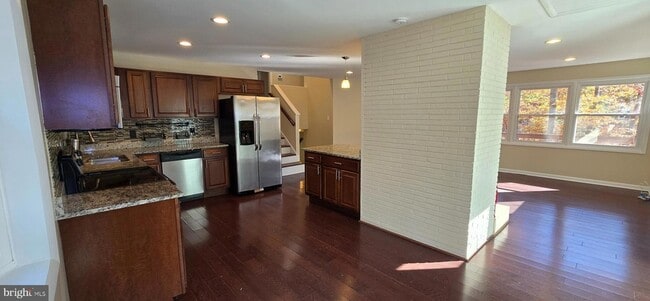 Building Photo - 7613 Locust Ln