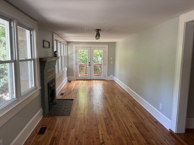 Building Photo - 613 S McNeill St