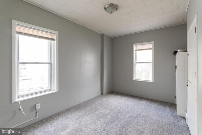 Building Photo - 3943 Terrace St