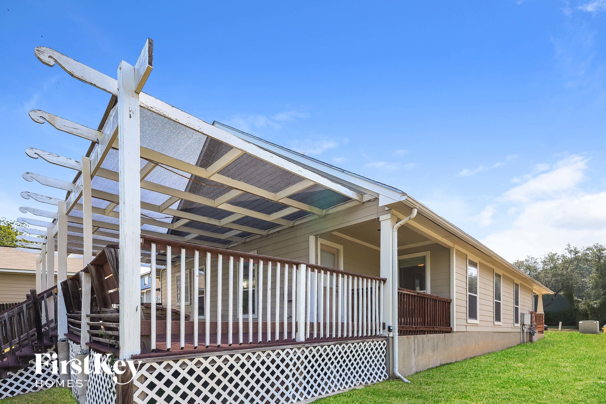 Building Photo - 315 Willow Grove Dr