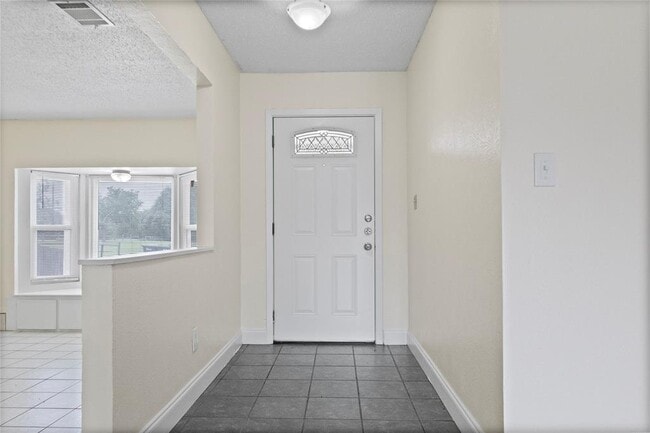 Building Photo - 601 Rucker St