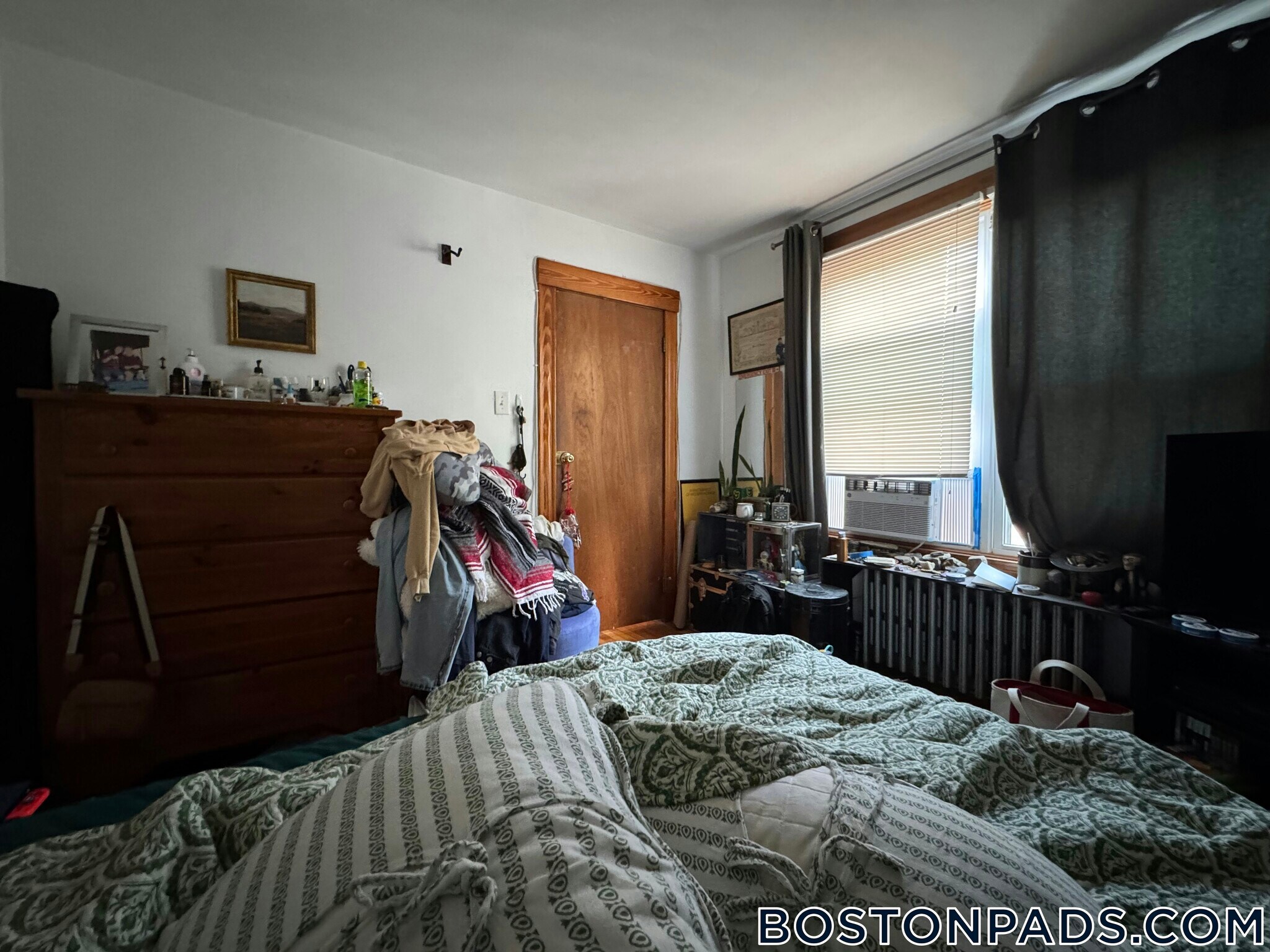 Building Photo - 27 S Crescent Circuit