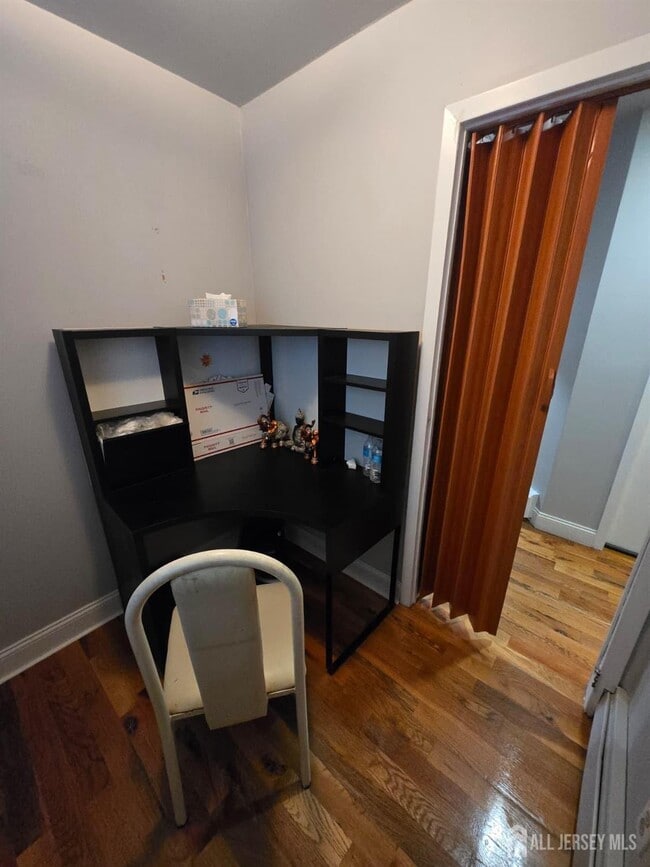 Building Photo - 1912 Montgomery St