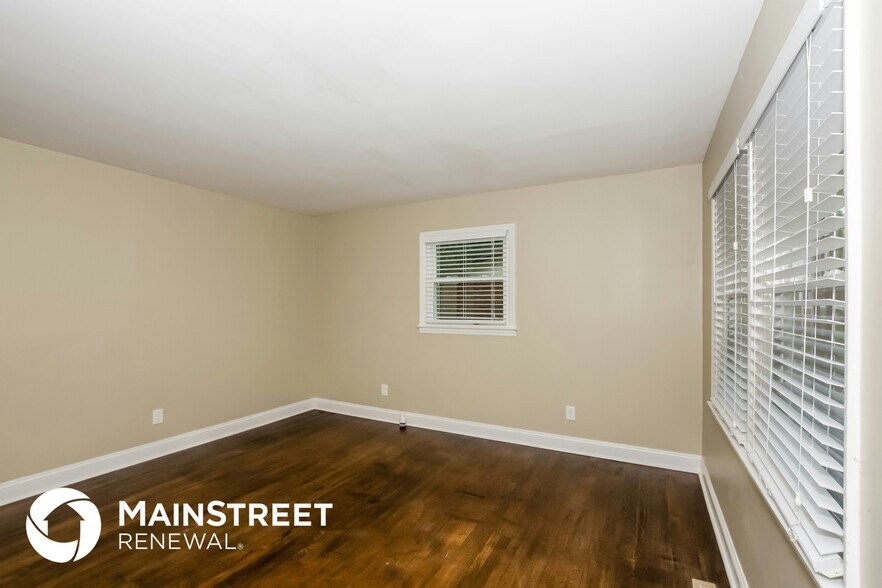 Building Photo - 3630 Sargeant Dr
