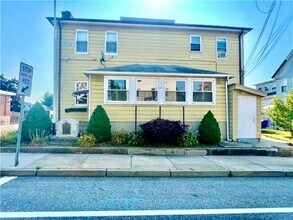 Building Photo - 681 Providence St