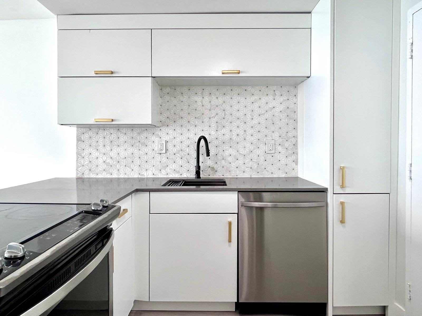 Building Photo - 5838 Collins Ave