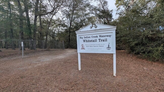 Building Photo - 1110 Creekwood Dr