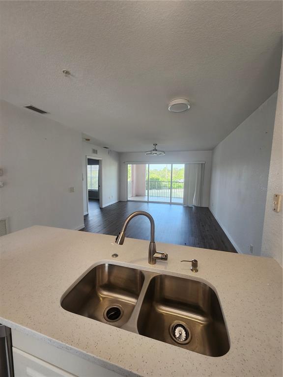 Building Photo - 2061 Willow Hammock Cir